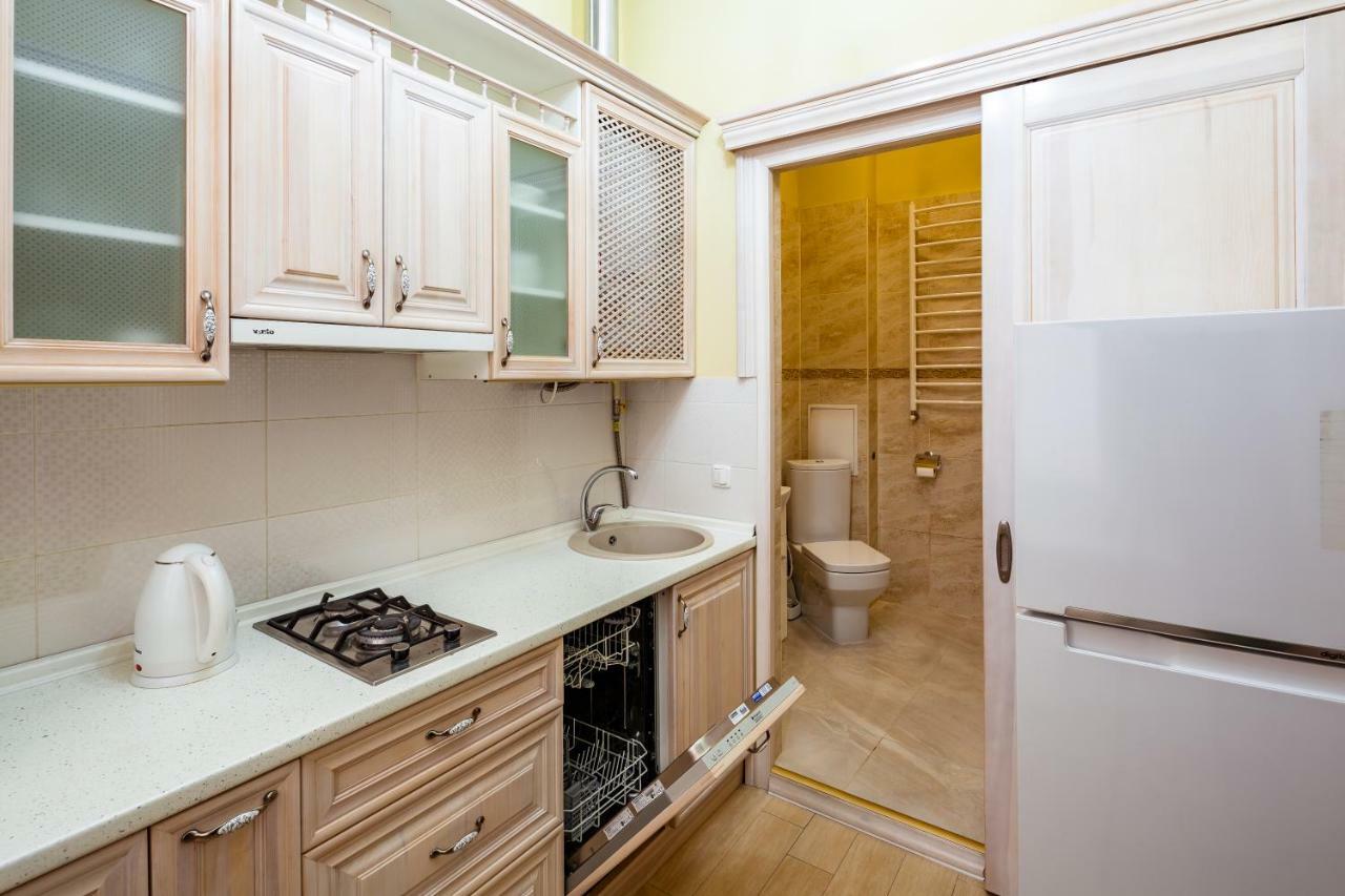 Romari Проспект Свободи 31 Lviv Exteriör bild